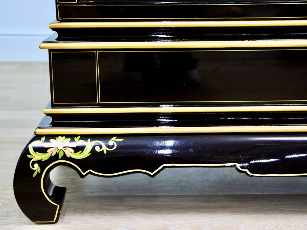 Антикварний комод-бар у стилі Шинуазрі