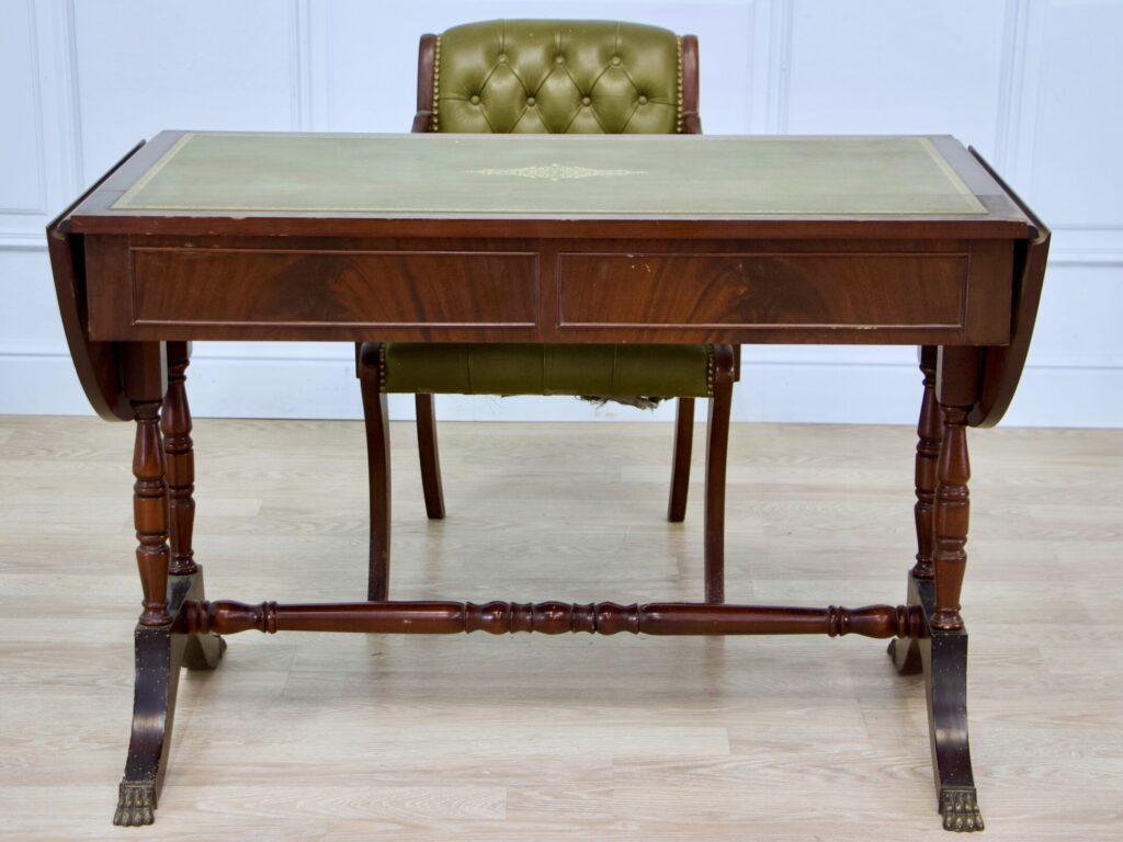 Вінтажний кабінетний набір у стилі Chesterfield