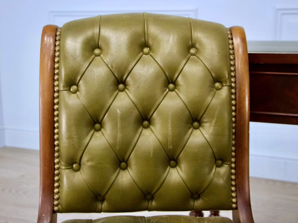 Вінтажний кабінетний набір у стилі Chesterfield