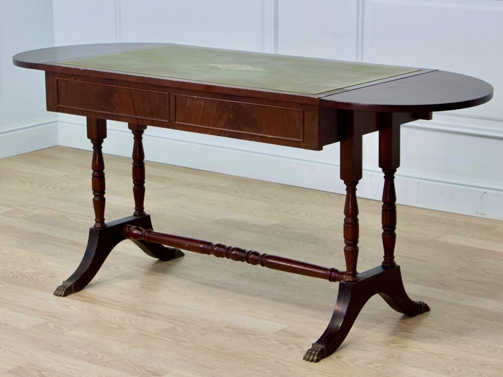 Вінтажний кабінетний набір у стилі Chesterfield