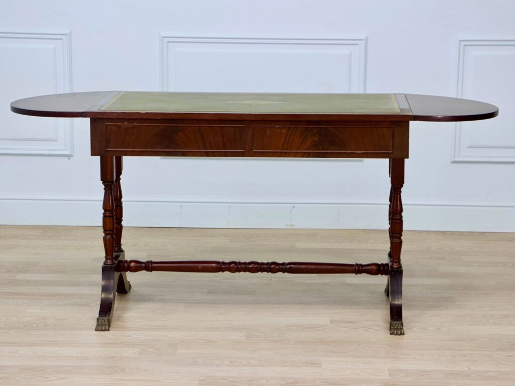 Вінтажний кабінетний набір у стилі Chesterfield