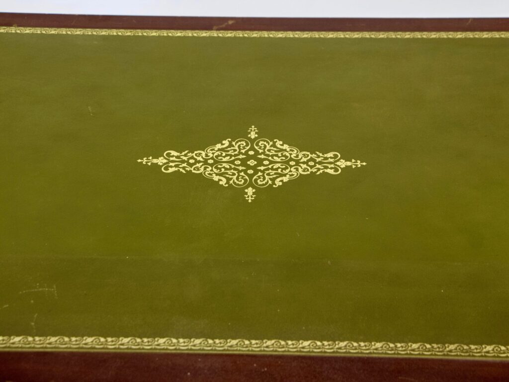 Вінтажний кабінетний набір у стилі Chesterfield