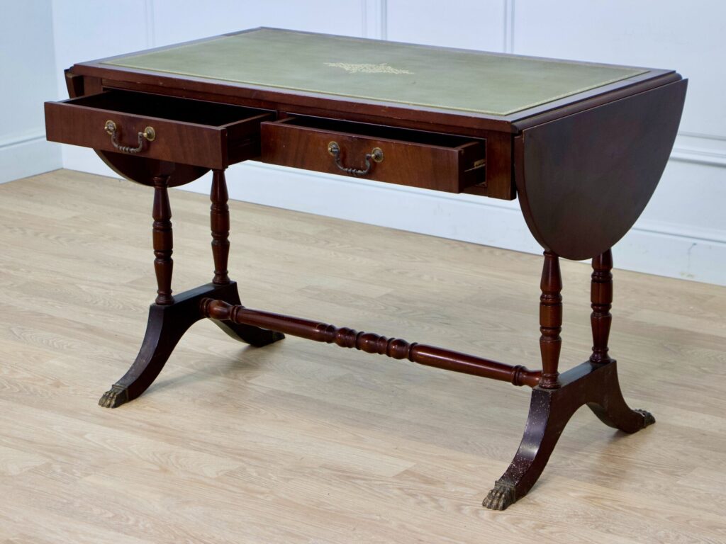 Вінтажний кабінетний набір у стилі Chesterfield