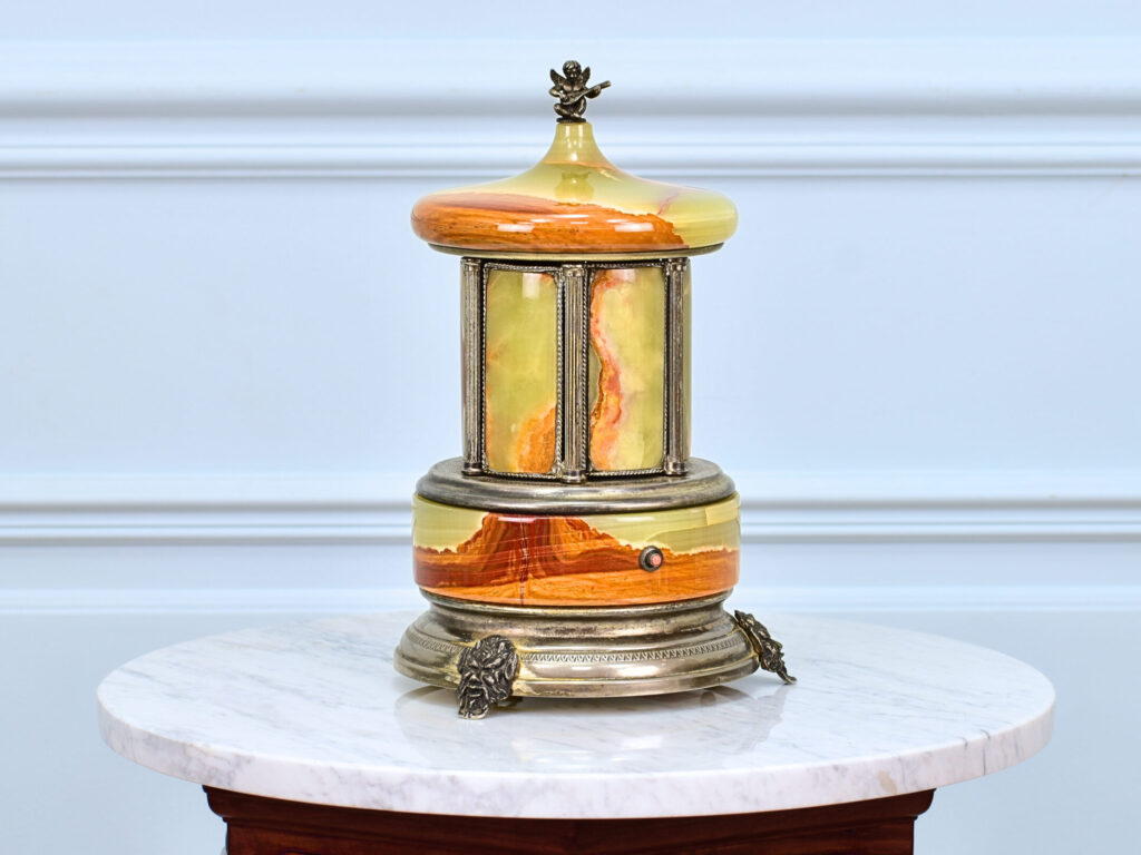 Вінтажний х'юмідор, Reuge