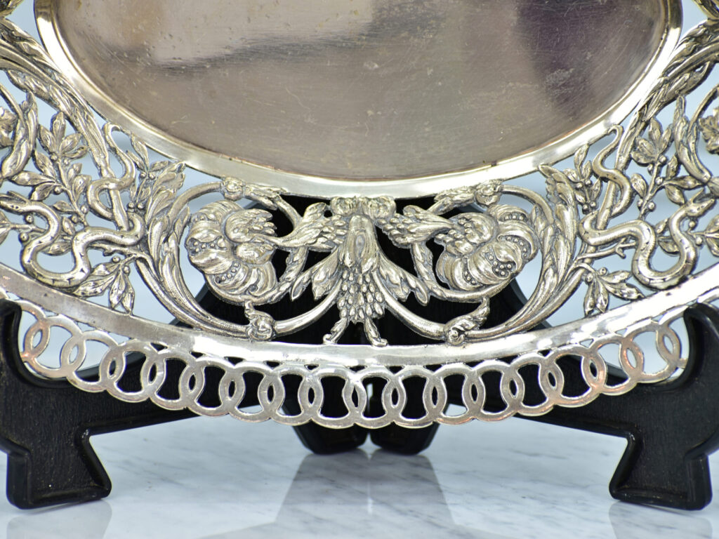 Антикварна срібна фруктовниця