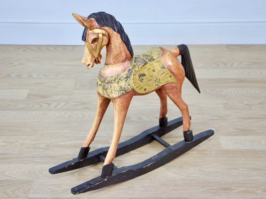 Вінтажний коник-гойдалка