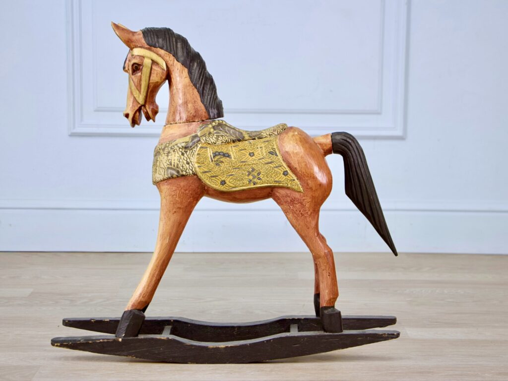 Вінтажний коник-гойдалка