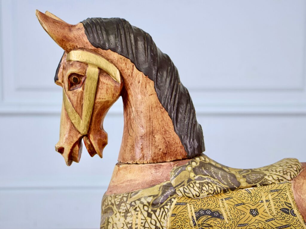 Вінтажний коник-гойдалка