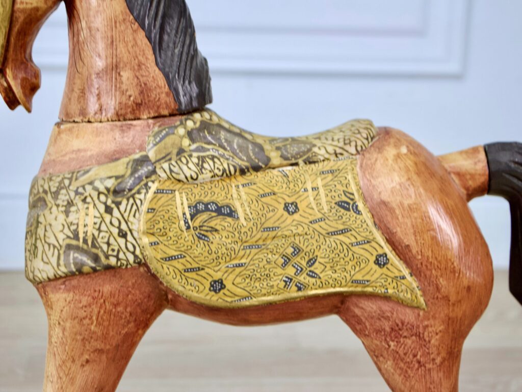 Вінтажний коник-гойдалка