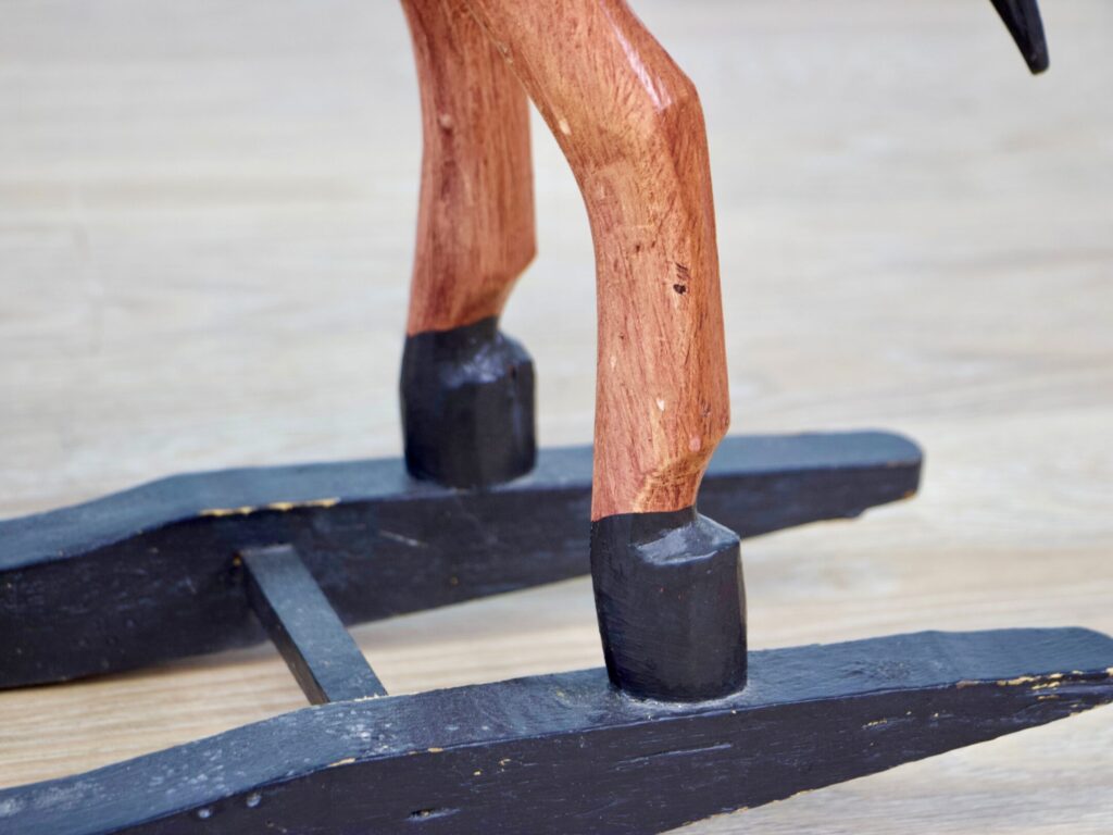 Вінтажний коник-гойдалка