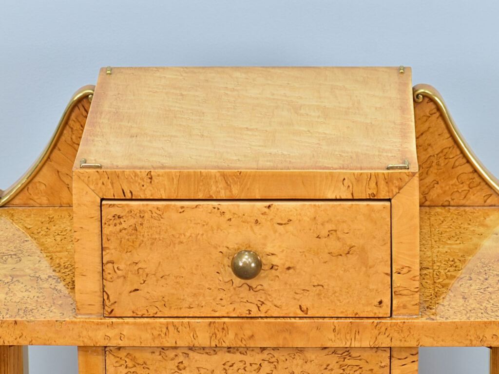 Антикварні тумбочки в стилі Ар-деко