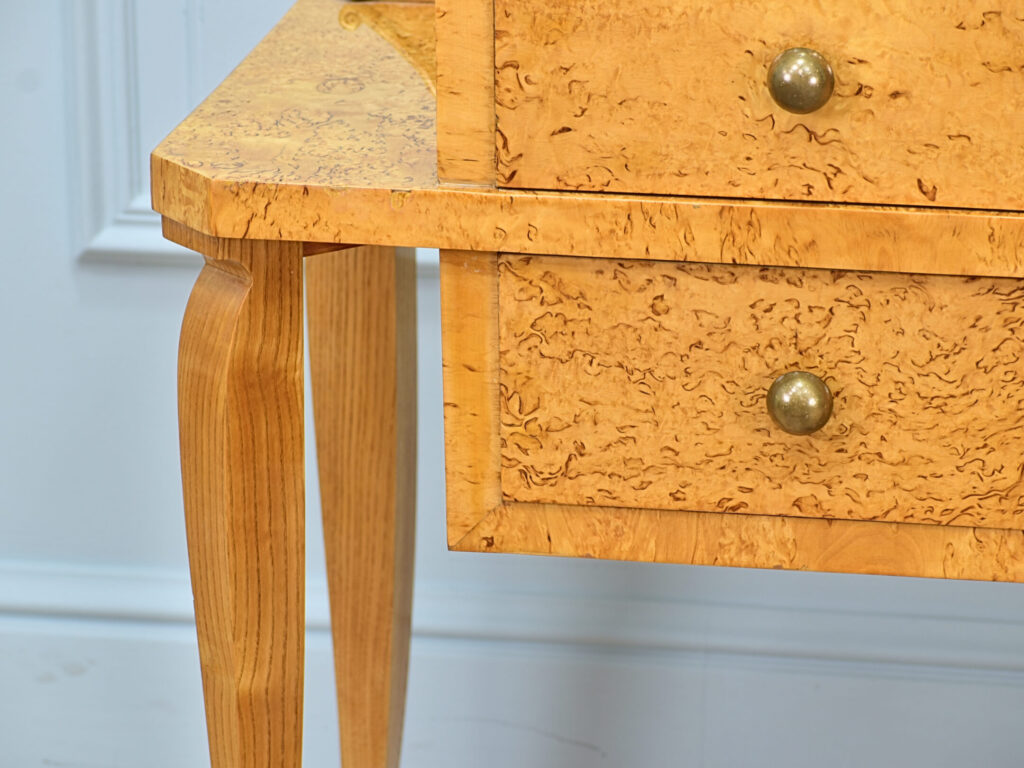 Антикварні тумбочки в стилі Ар-деко