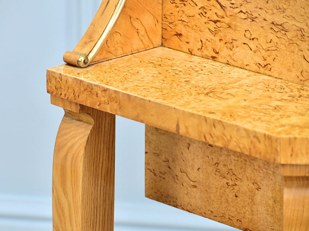 Антикварні тумбочки в стилі Ар-деко