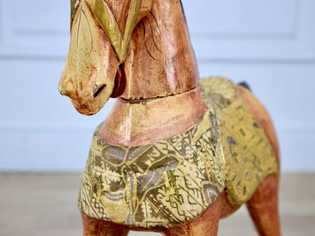 Вінтажний коник-гойдалка