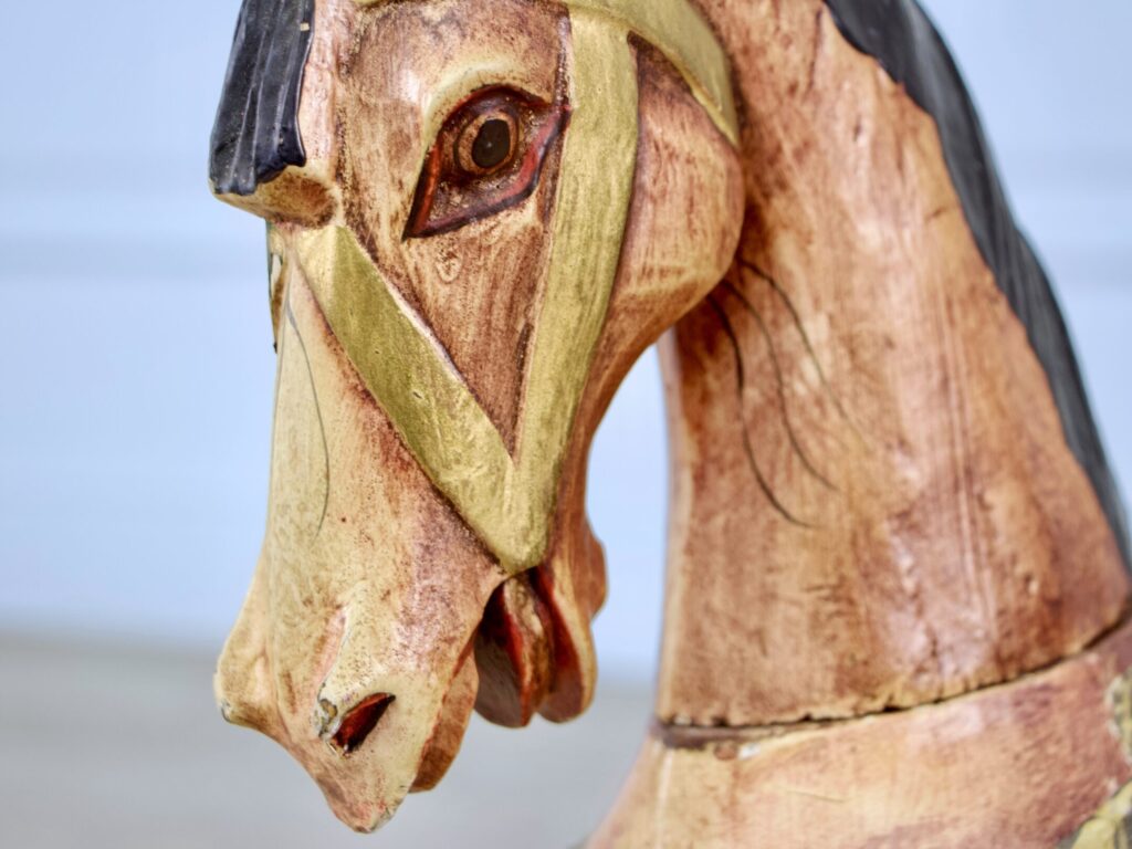 Вінтажний коник-гойдалка