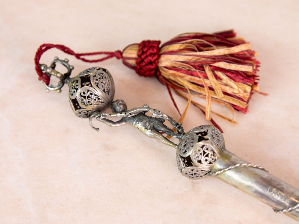 Антикварна срібна указка (яд) для читання Тори