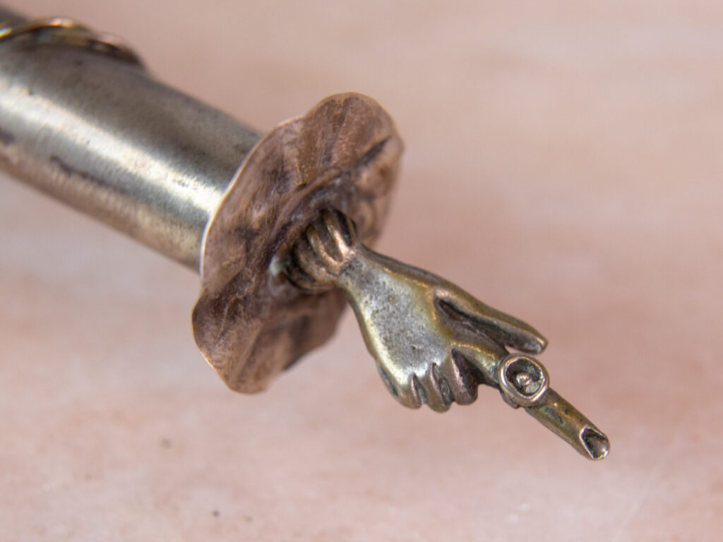 Антикварна срібна указка (яд) для читання Тори