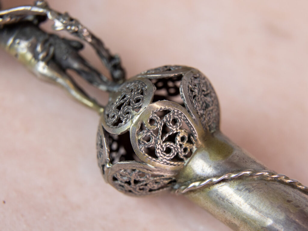 Антикварна срібна указка (яд) для читання Тори