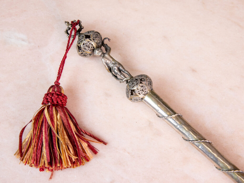 Антикварна срібна указка (яд) для читання Тори