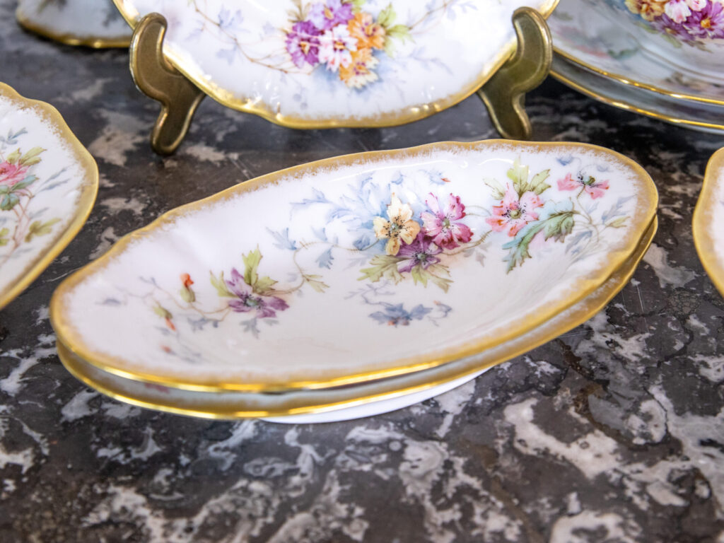 BN4A7300 Антикварний столовий сервіз Londe Limoges