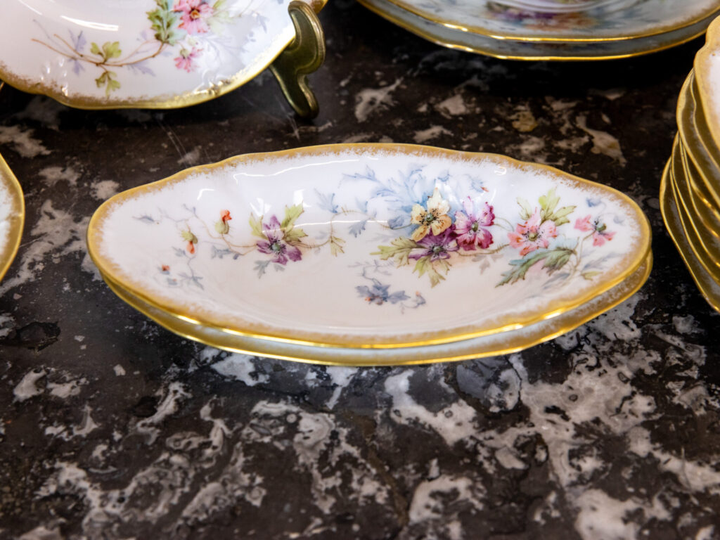 BN4A7356 Антикварний столовий сервіз Londe Limoges