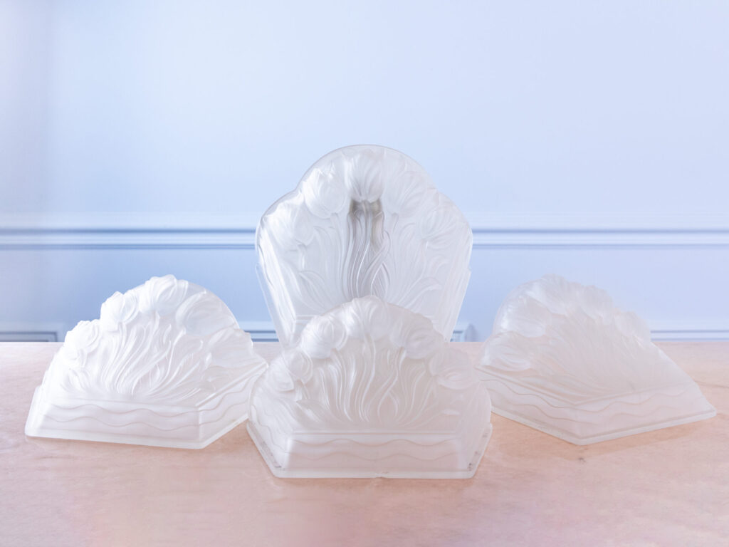 Набір антикварних плафонів до бра