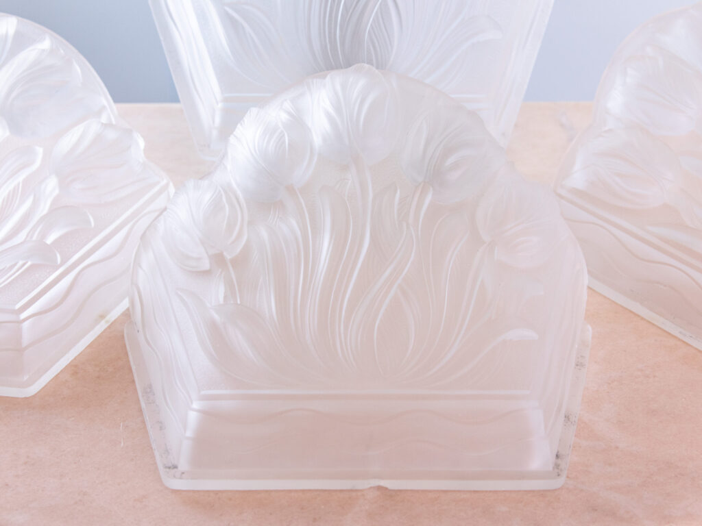 Набір антикварних плафонів до бра