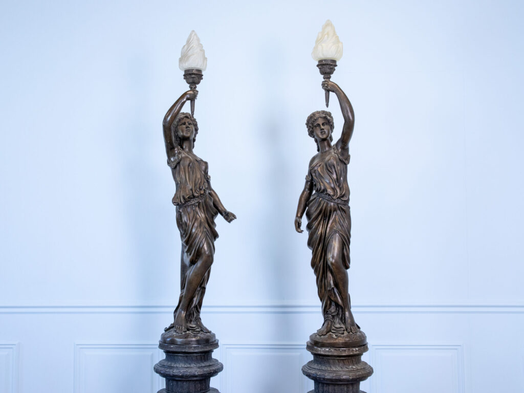 BN4A7798 Антикварні підлогові світильники