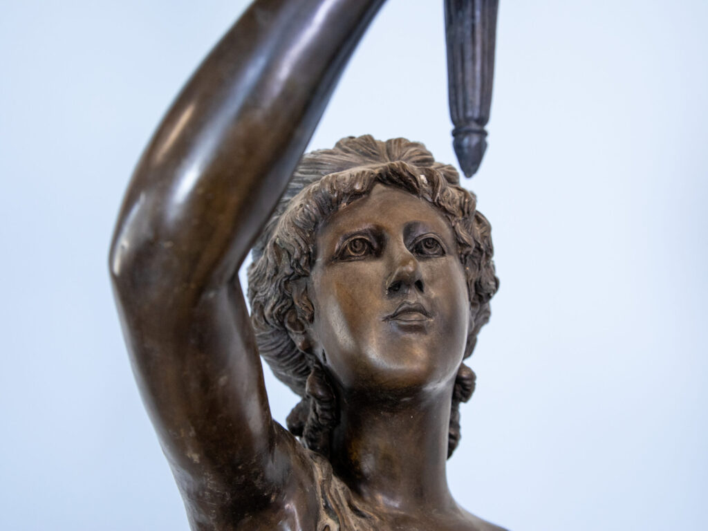 BN4A7817 Антикварні підлогові світильники