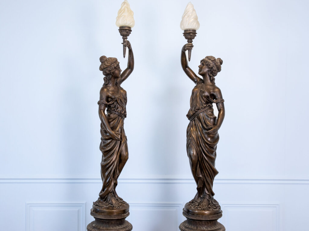 BN4A7847 Антикварні підлогові світильники