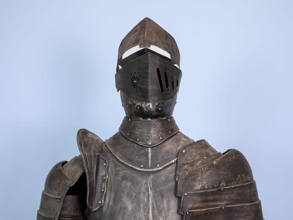 Декоративные рыцарские доспехи