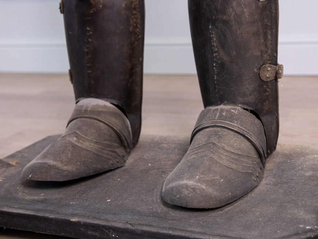 Декоративные рыцарские доспехи