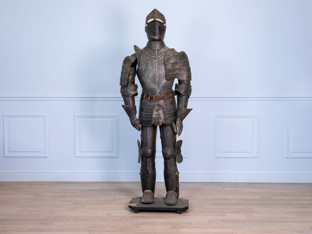 Декоративные рыцарские доспехи