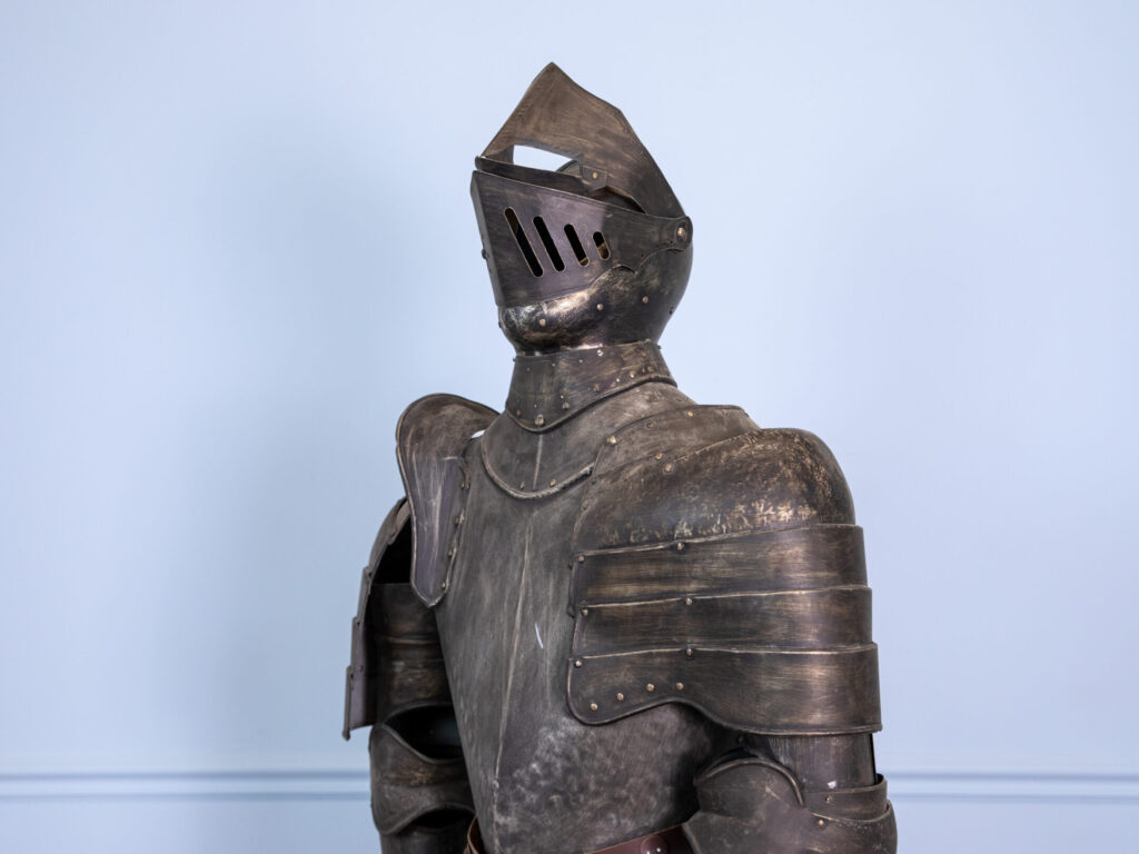 Декоративные рыцарские доспехи