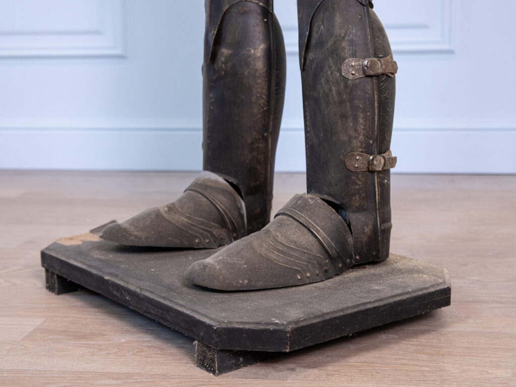 Декоративные рыцарские доспехи