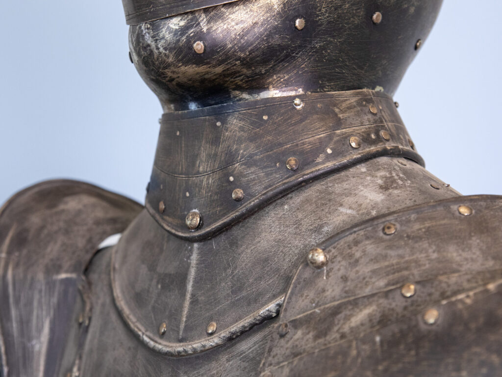 Декоративные рыцарские доспехи