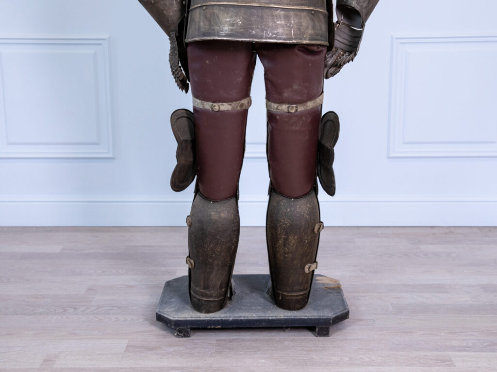 Декоративные рыцарские доспехи