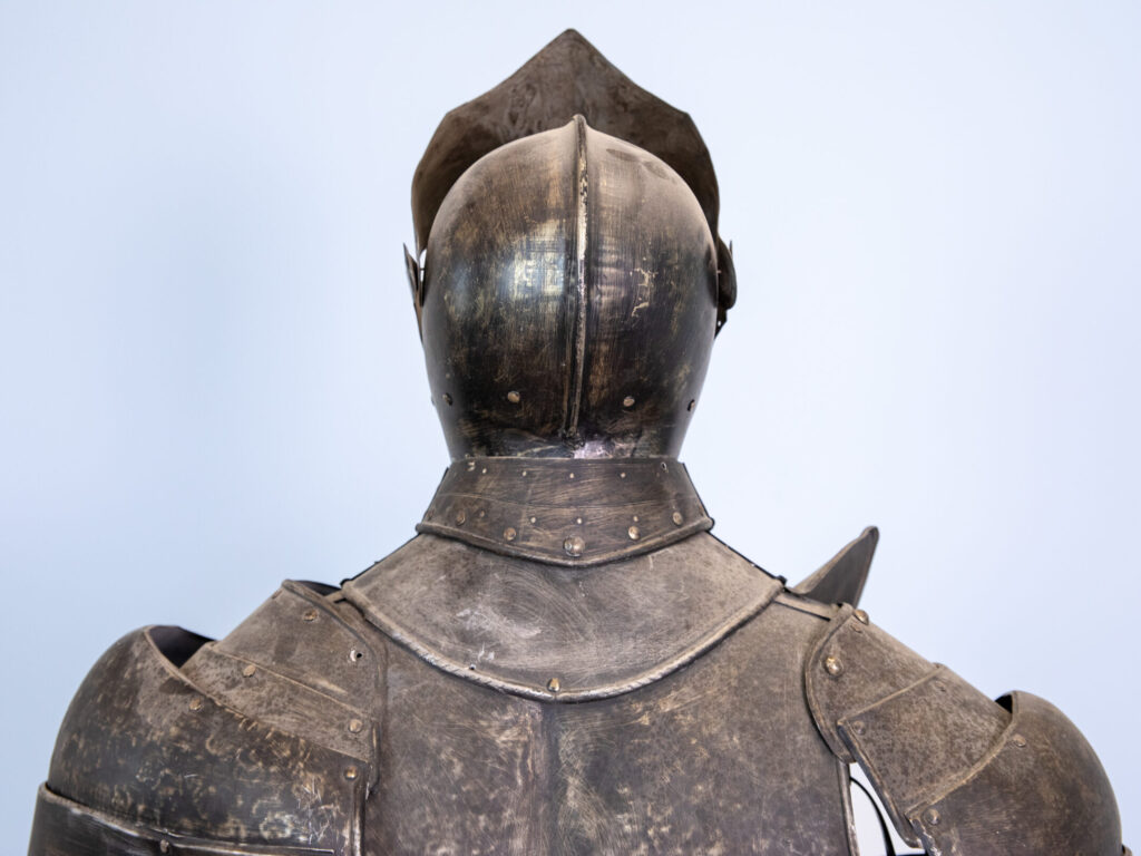 Декоративные рыцарские доспехи
