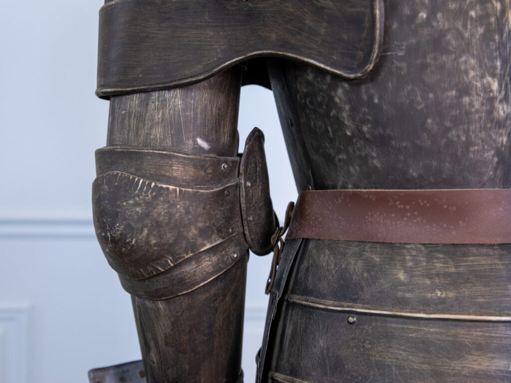 Декоративные рыцарские доспехи