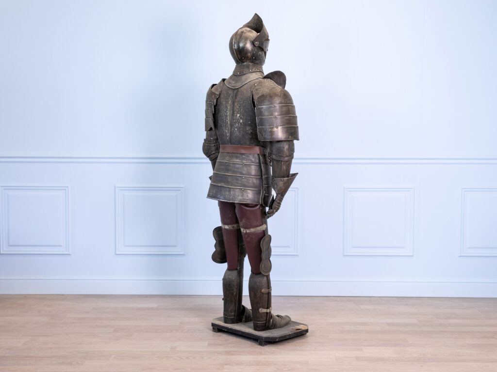 Декоративные рыцарские доспехи