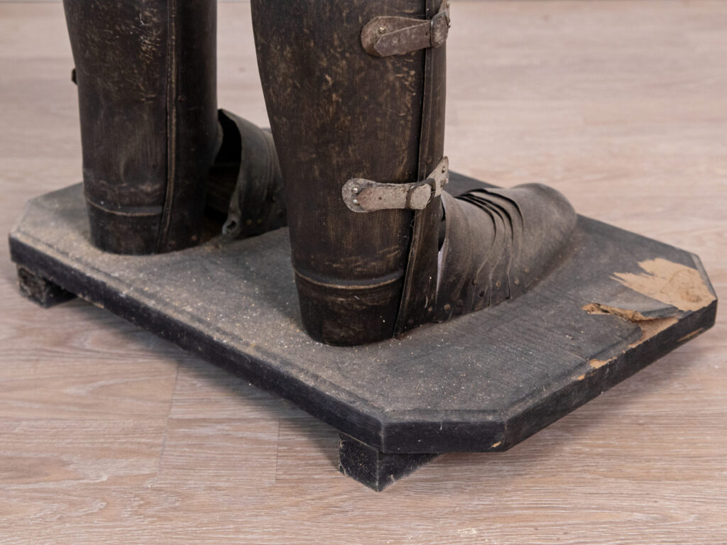 Декоративные рыцарские доспехи