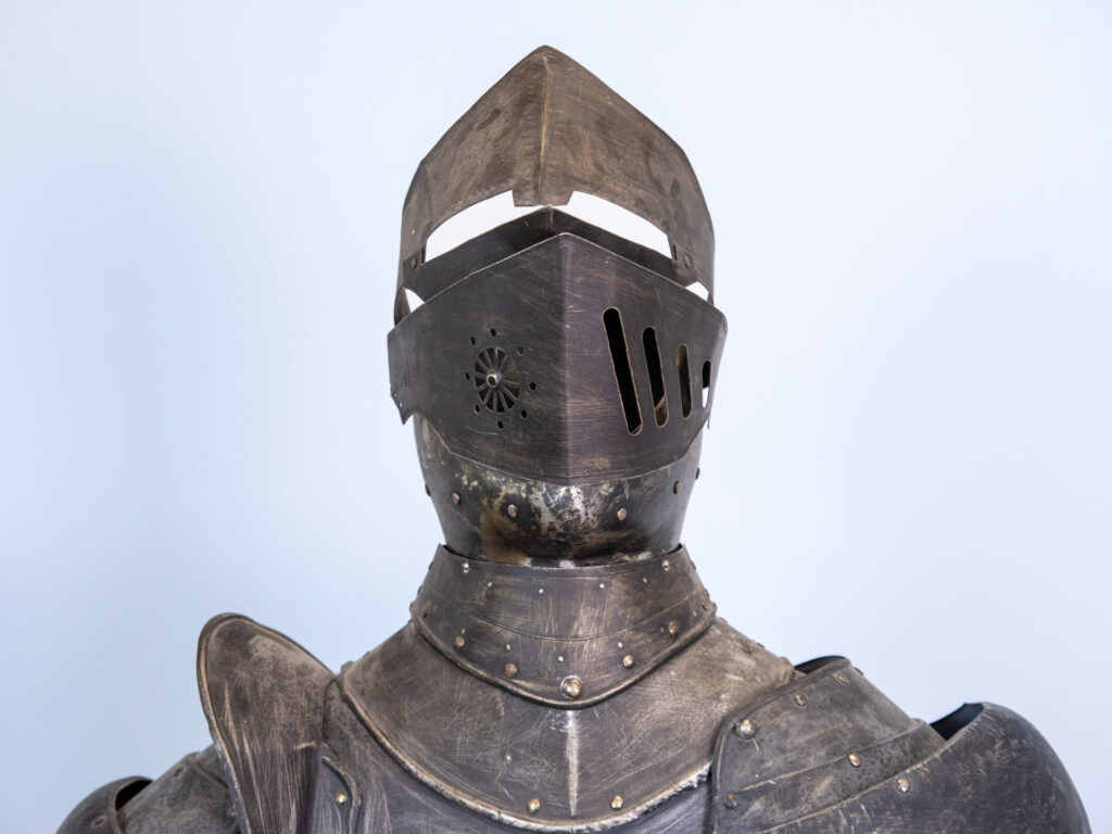 Декоративные рыцарские доспехи