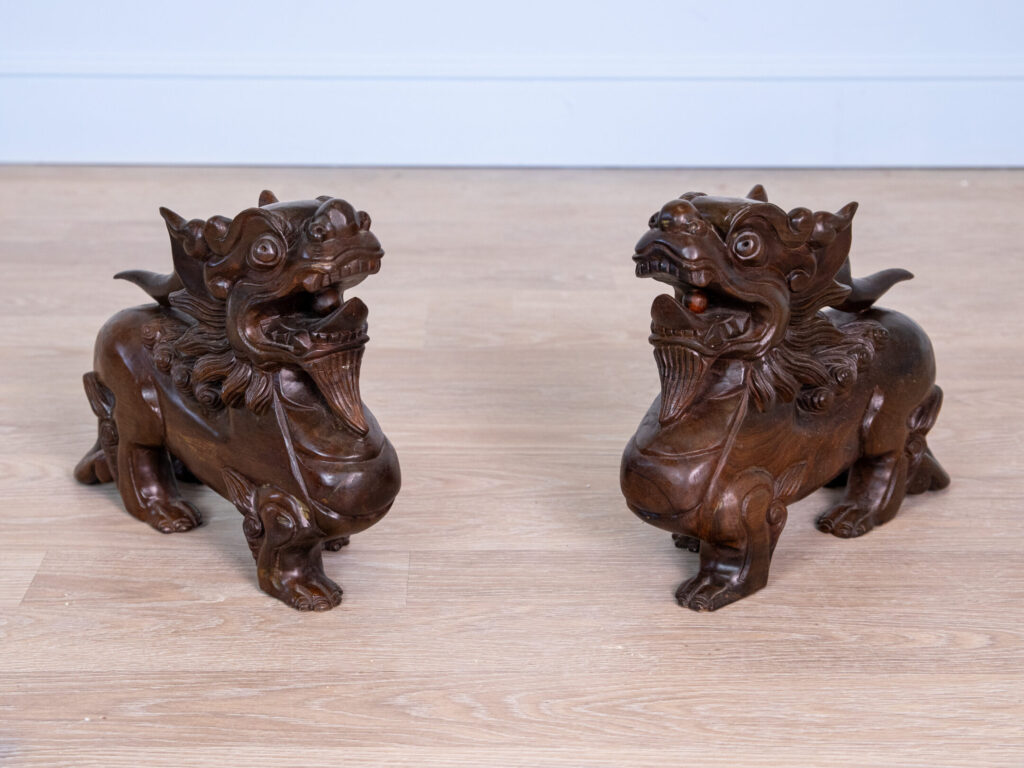 Деревянные статуэтки китайских львов-хранителей