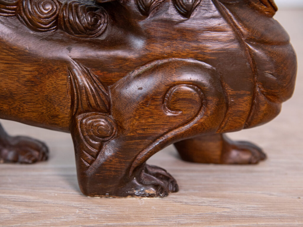Деревянные статуэтки китайских львов-хранителей