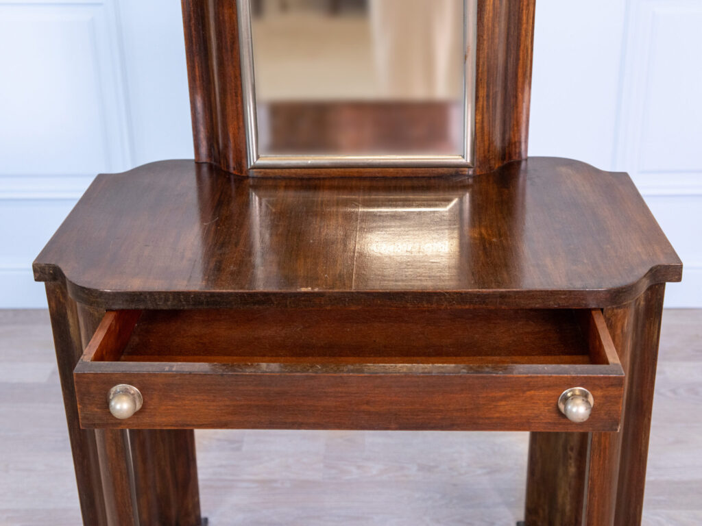 Антикварний туалетний столик