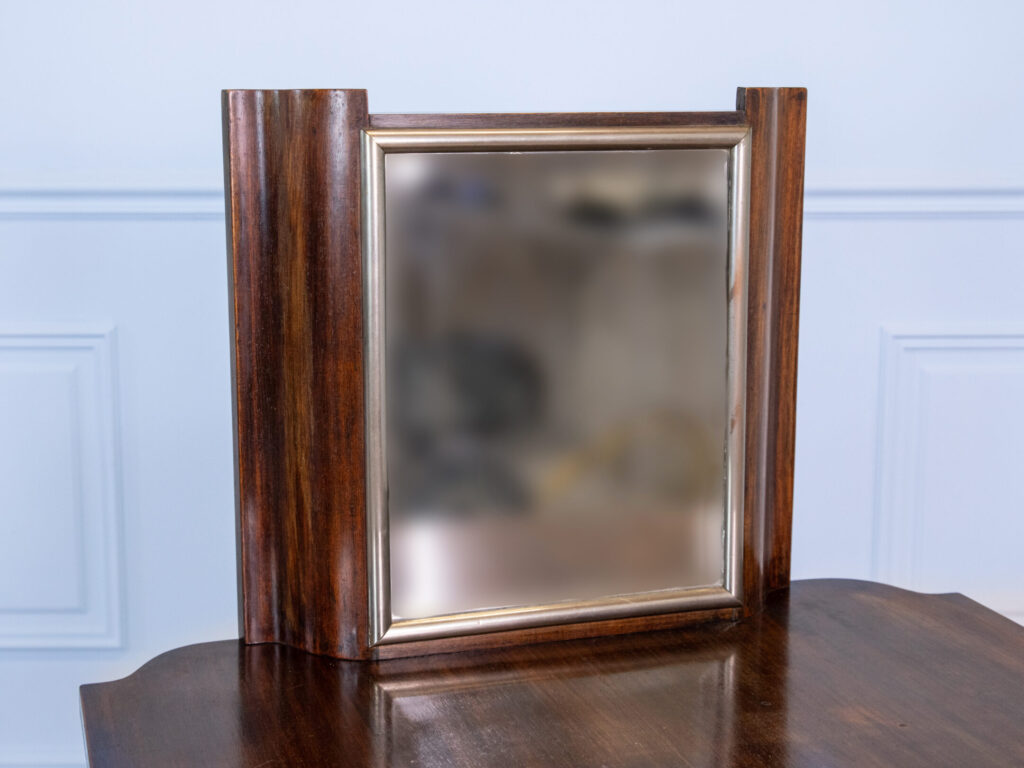 Антикварний туалетний столик