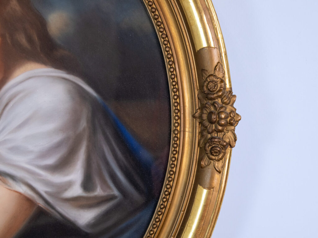 Антикварний портрет молодої дівчини