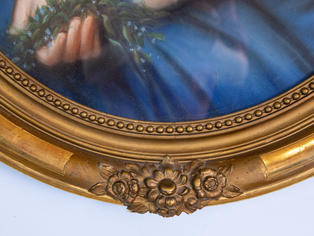 Антикварний портрет молодої дівчини