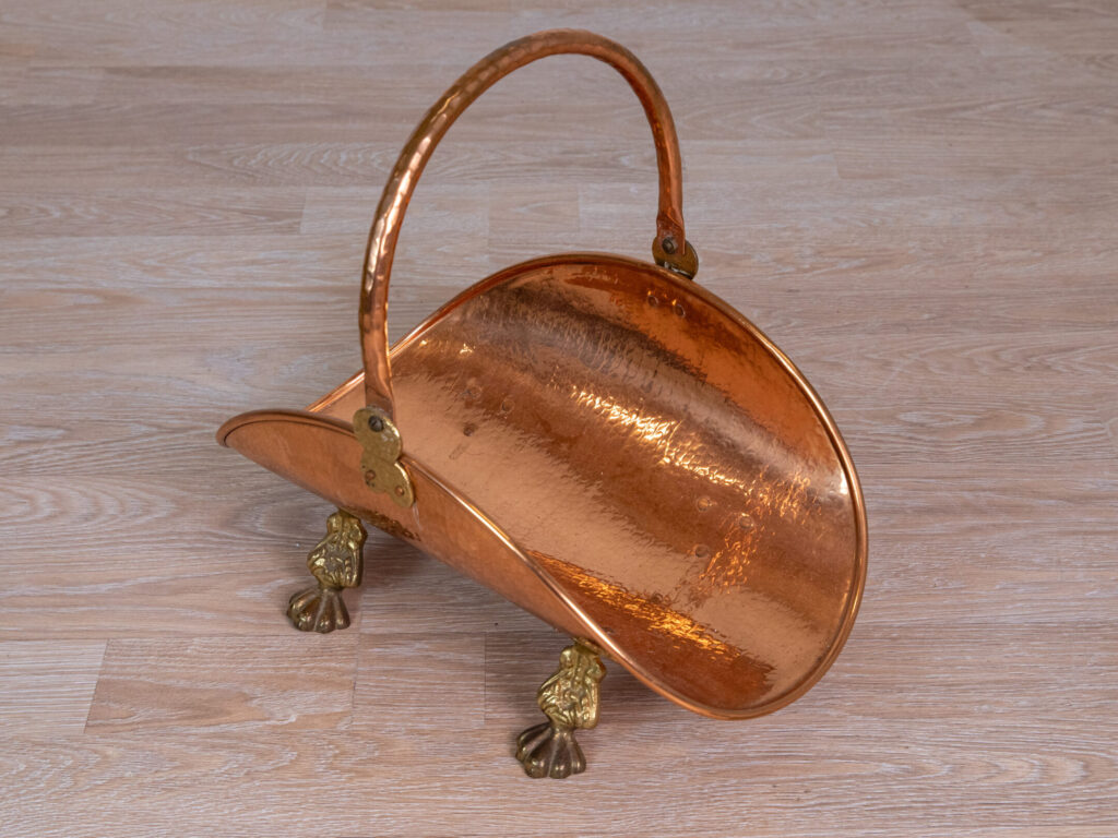 Антикварная корзина для дров