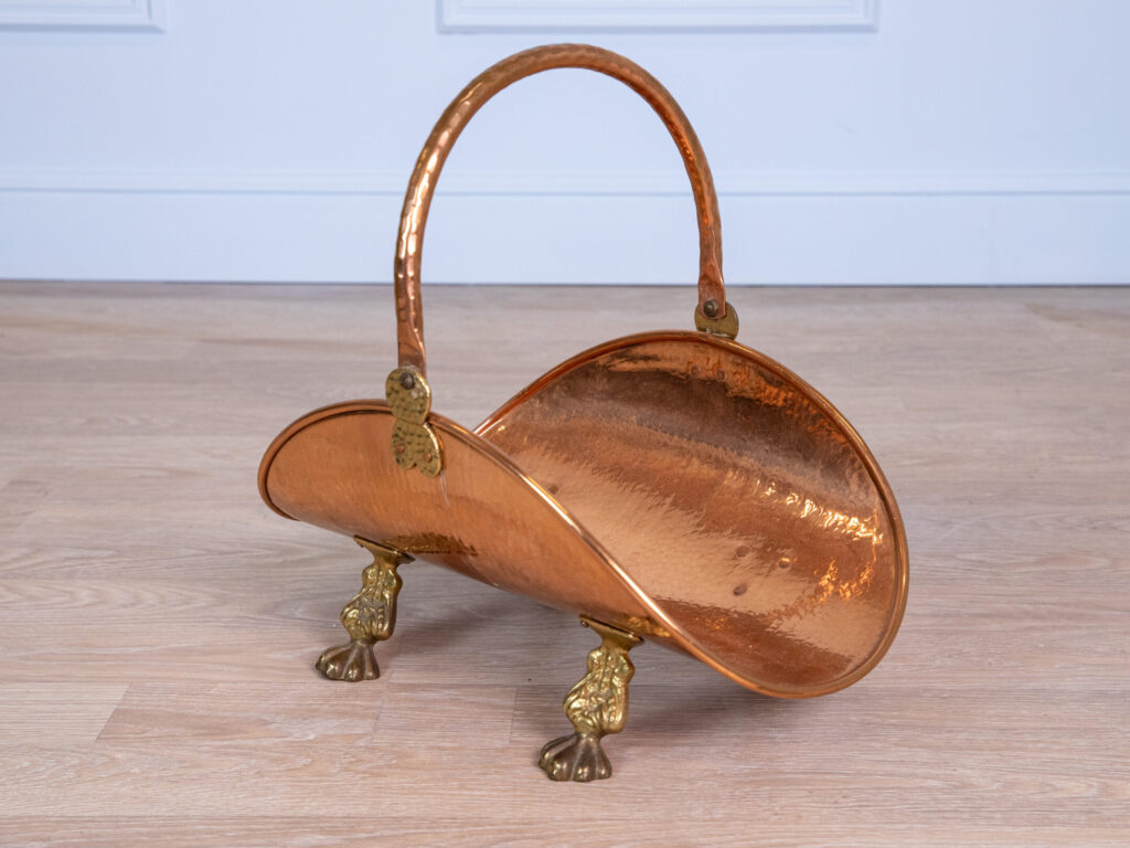 Антикварная корзина для дров